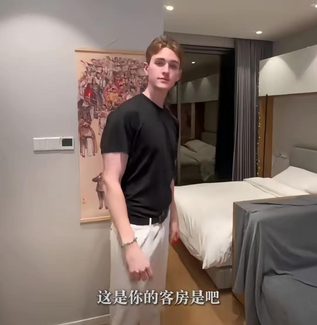 看了王水牛的视频，才发现这么多女生愿意无条件献身给他，都在他的精准算计之内。
