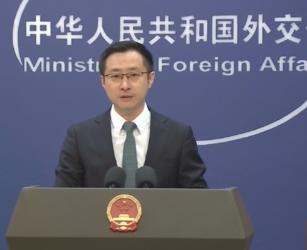 伊朗正在获得越来越多国家的人道主义援助。

现在的伊朗，一面是压顶的炮火和金融封