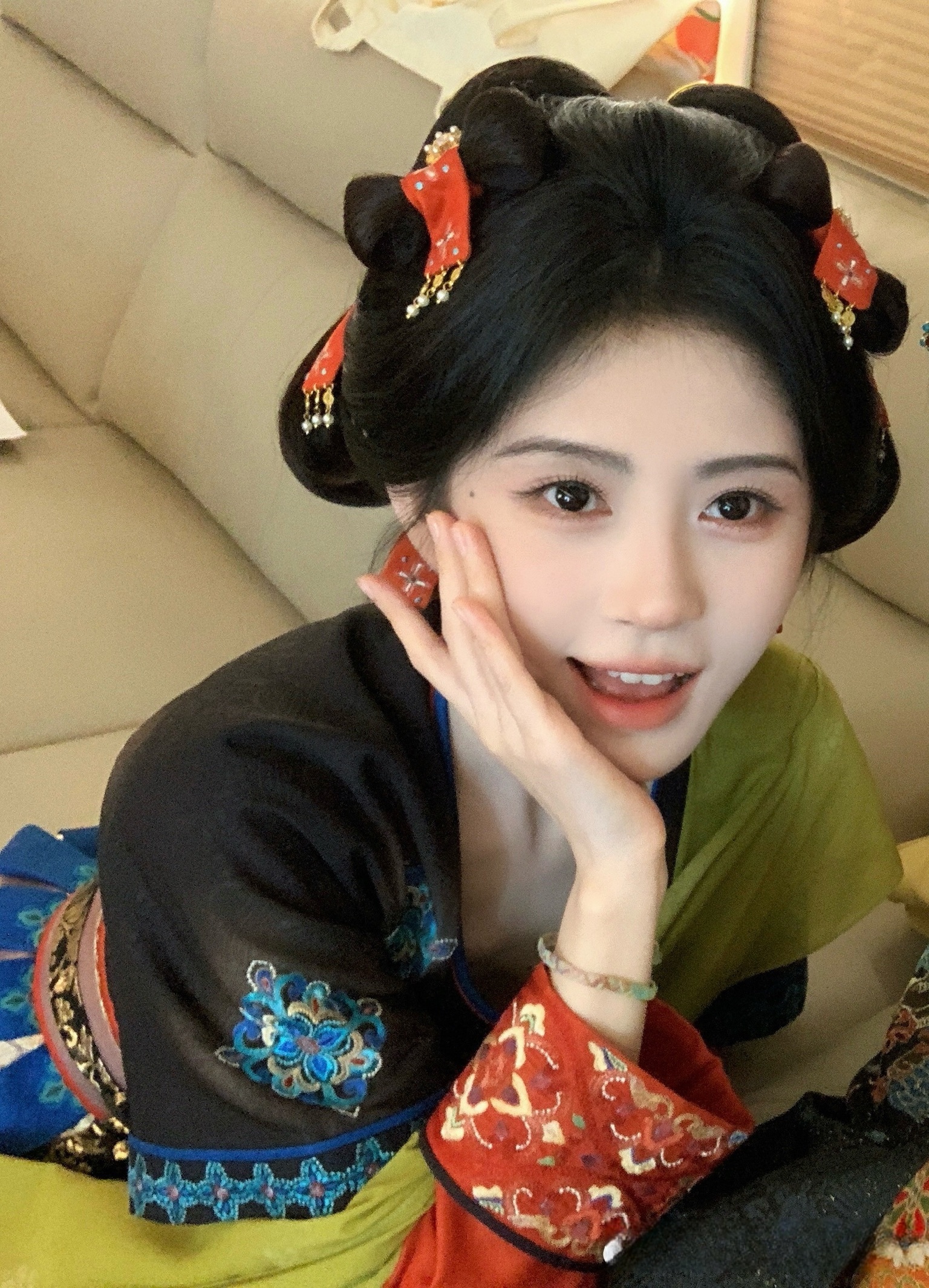 鞠婧祎苏绿夏 jjy鞠婧祎万花世界 鞠婧祎你还是适可而止吧   平常萌一点大家都
