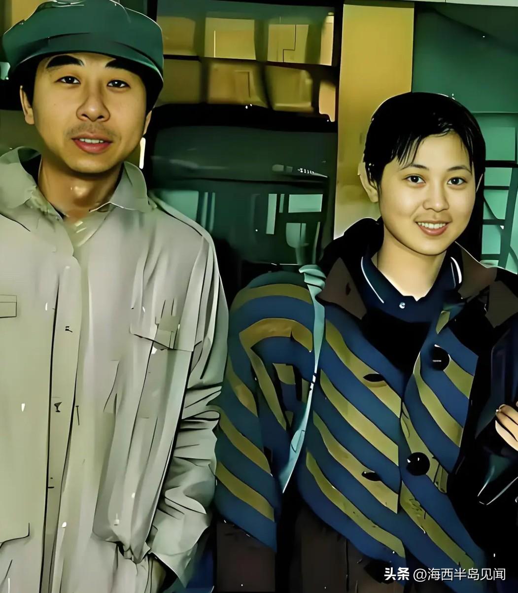时年31岁的冯巩与时年29岁的倪萍，在谢添执导的《那五》拍摄期间，他们两人在一起