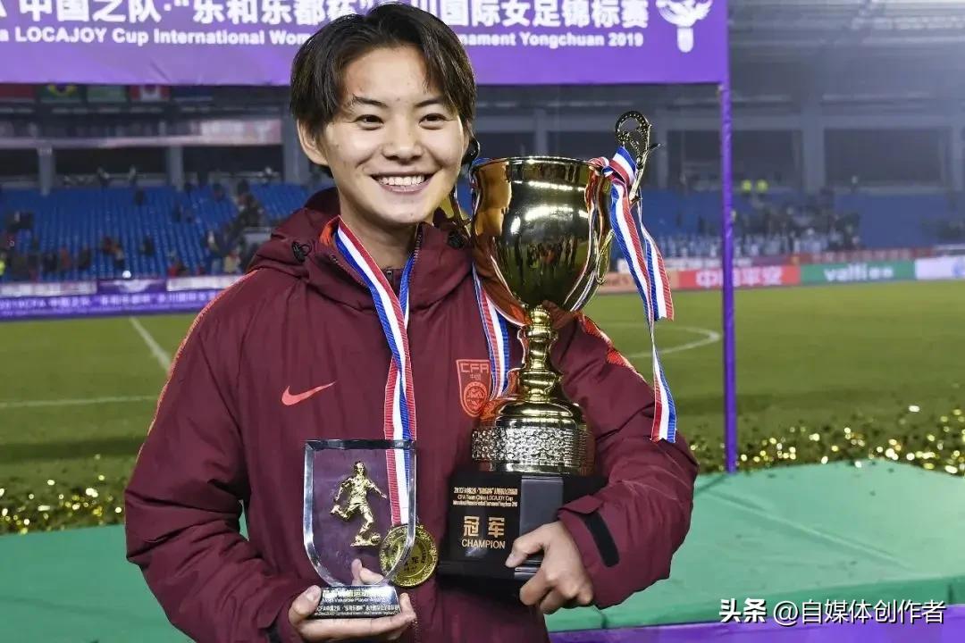 2026女足亚洲杯的赛场之上，中国女足在澳大利亚交出了一份惊艳答卷，2-1力克朝