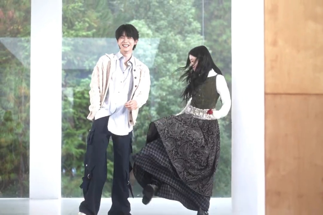 两个人拍物料也要打打闹闹🥰🥰周翊然包上恩小学生风味🤤🤤 周翊然包上恩纯正