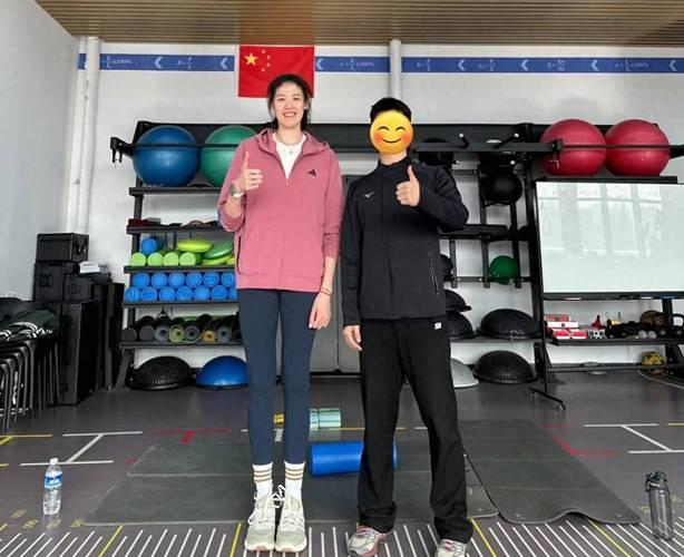 李盈莹这事有点扑朔迷离了！

新一年的女排世俱杯已展开激烈的争夺,卫冕冠军科内利