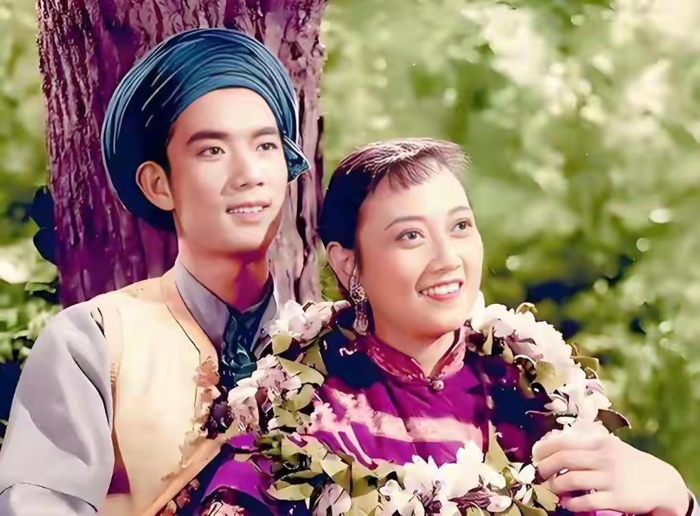 在1955年上映的这部电影中，他俩配合默契得让人拍案叫绝，一个眼神，一个动作都满