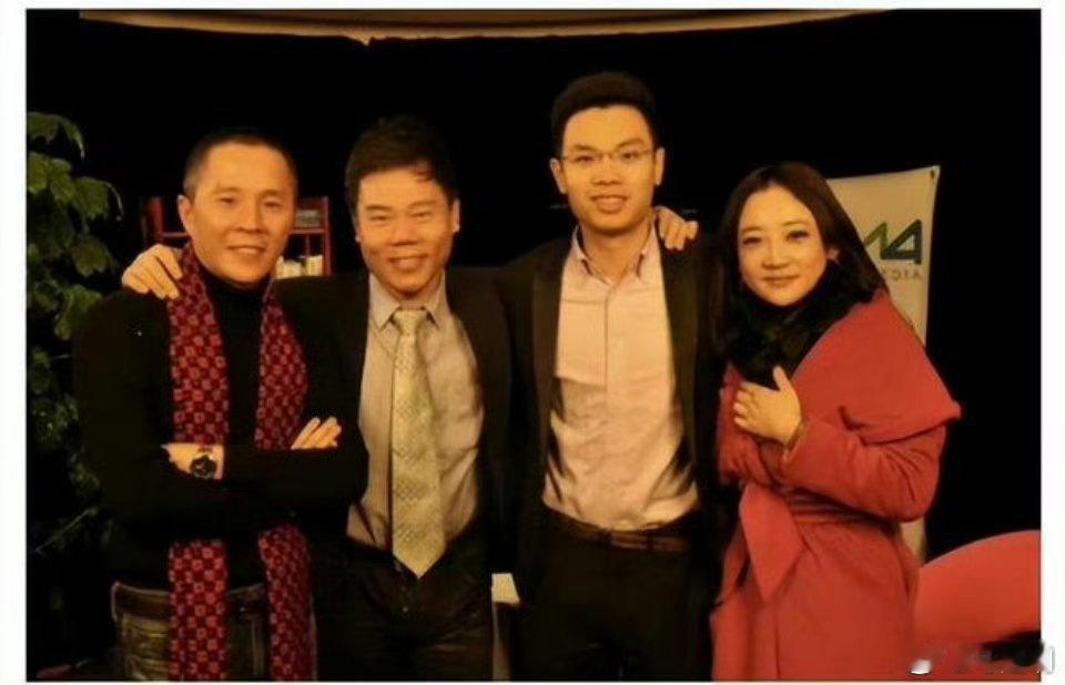 饶谨实际控制的北京中易网天信息技术有限公司、四月华文（北京）文化传媒有限公司以及