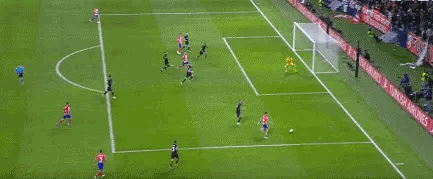 这门将真是醉了！老年痴呆吗？[恐惧]在扑救前，他自己整个人已经进入球门里了，还防