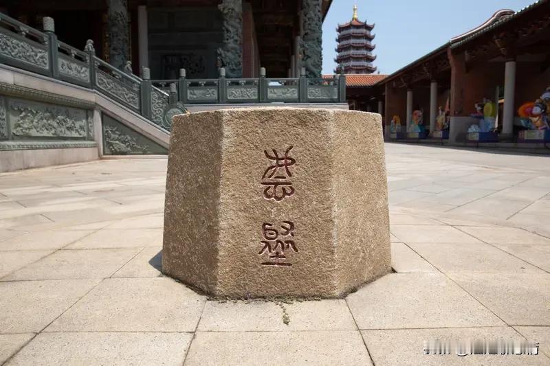 你对两岸统一的最大愿景是什么？

我愿看见这样一天：海峡的潮声不再是分隔的叹息，