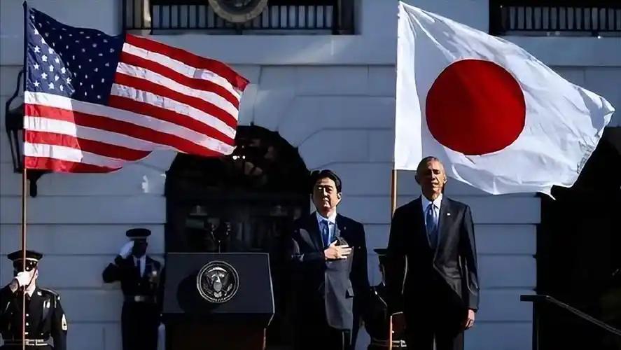 日本真要跨过拥核门槛，只要美国不出手阻止，中俄再反对也很难按住局面，这就是现实。