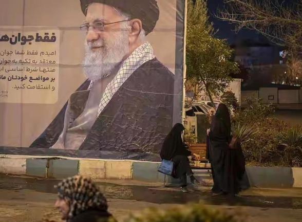 伊朗这次真的怒了，哈梅内伊一死，相当于稳定器没了。不到24小时，伊朗对中东多国美