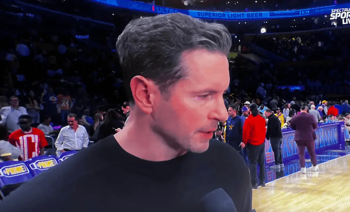 防守回合不上范德比尔特和内线护框，绝杀回合不上肯纳德留着斯玛特，雷迪克到底是来看