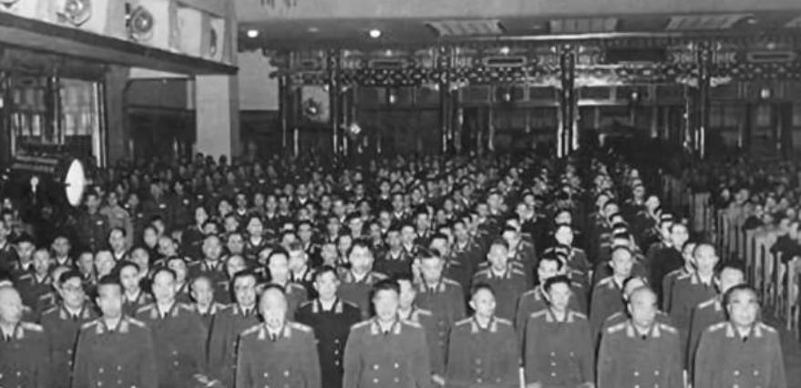 回顾1955年授衔历史，15位大将候选中最终只有10人被评，大将遗憾落选的那5人