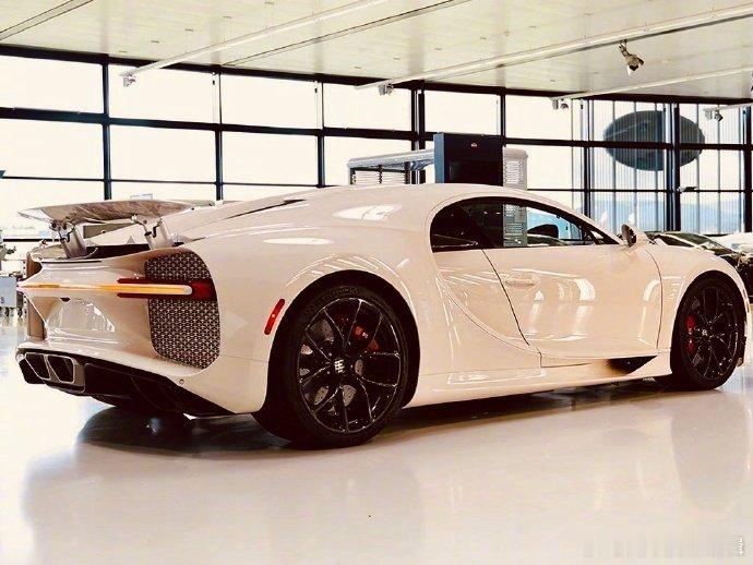 布加迪Chiron，很漂亮！汽车