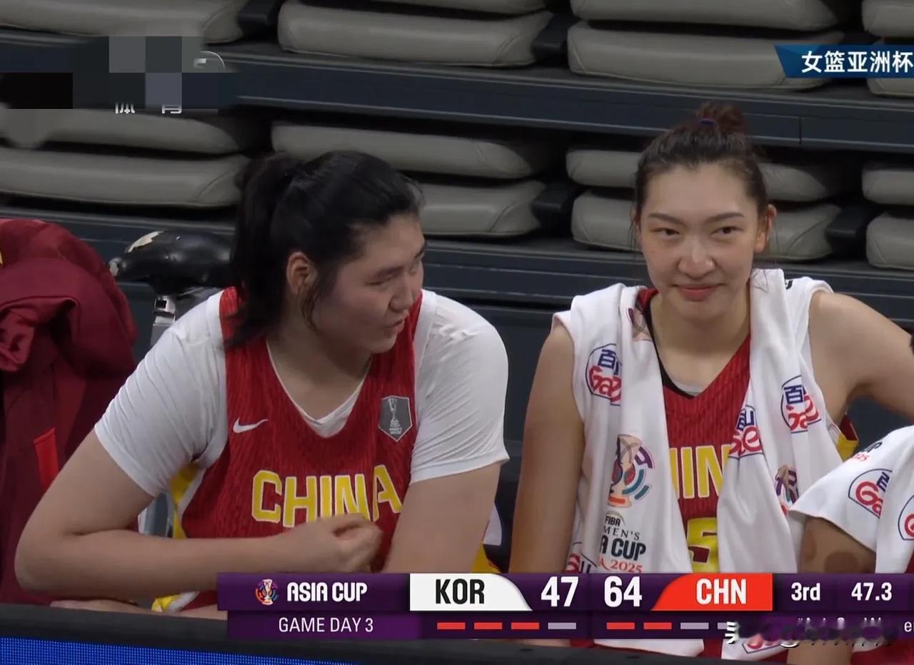 【中国女篮双塔战术显威力】
亚洲杯第二轮比赛，中国女篮迎战韩国队，上半时中国队仅