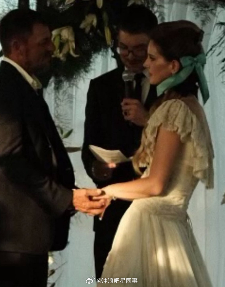 打雷姐分享和老公鳄鱼哥婚纱照打雷姐首次分享婚纱照 打雷姐Lana Del Rey