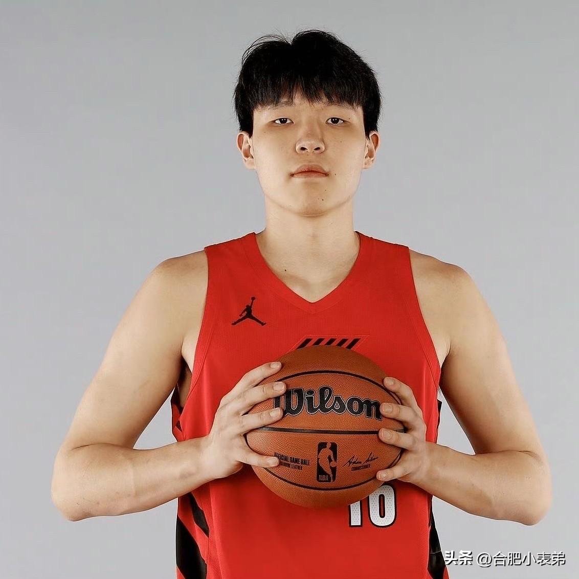 杨瀚森2分1篮板1助攻据队记Highkin报道，杨瀚森被下放发展联盟，明天将出战