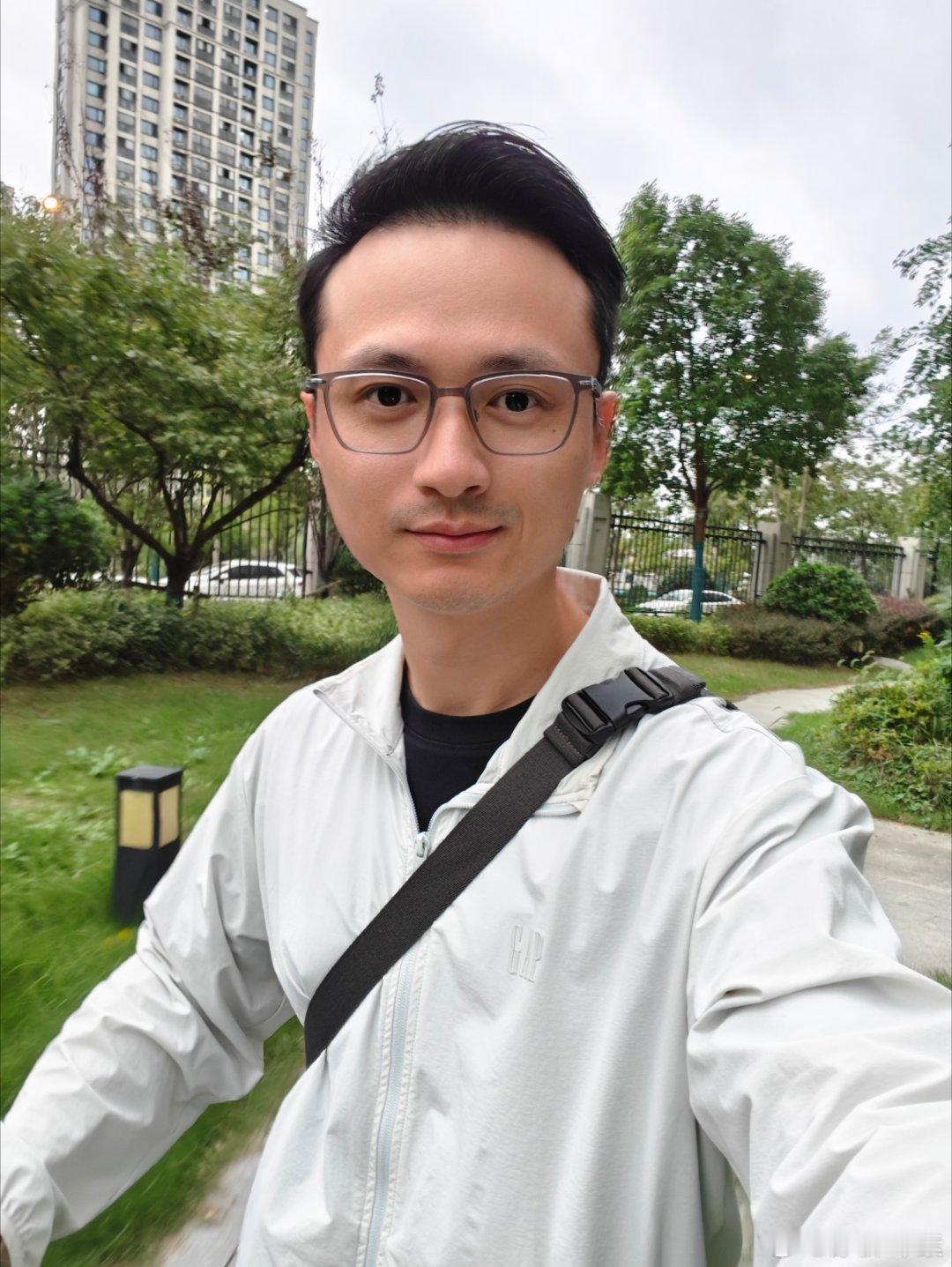 杭州已入秋，新一周在路上，保持正能量  ​​​