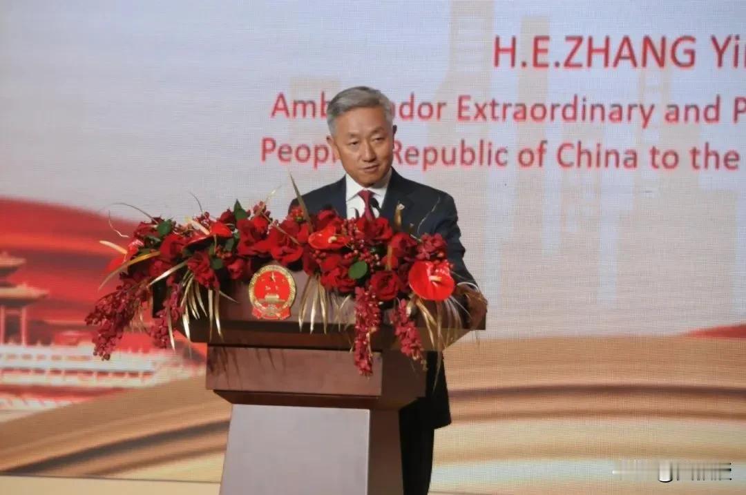 首届迪拜论坛
庆祝中国和阿联酋建交四十周年
张益明大使在开幕式致辞中表示，中国和