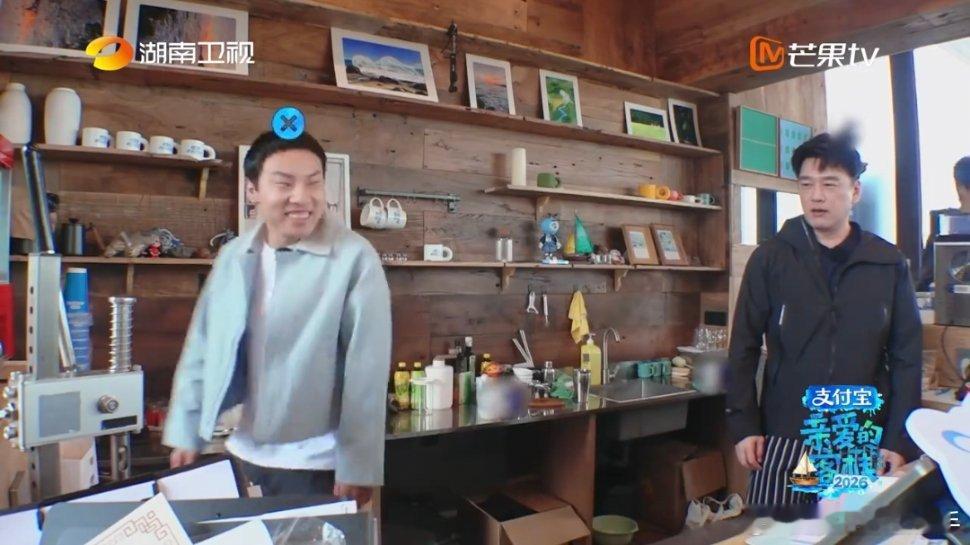 黄灿灿徐志胜各有各的笑点黄灿灿徐志胜两个喜剧人各有各的笑点，看的我都不知道笑哪个