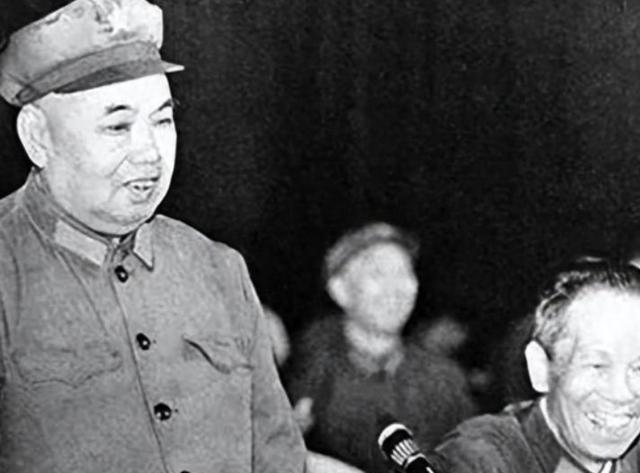 1979年，中央下令拘捕许世友将军的儿子，许世友闻讯拍案怒吼：“毙了！现在就毙！