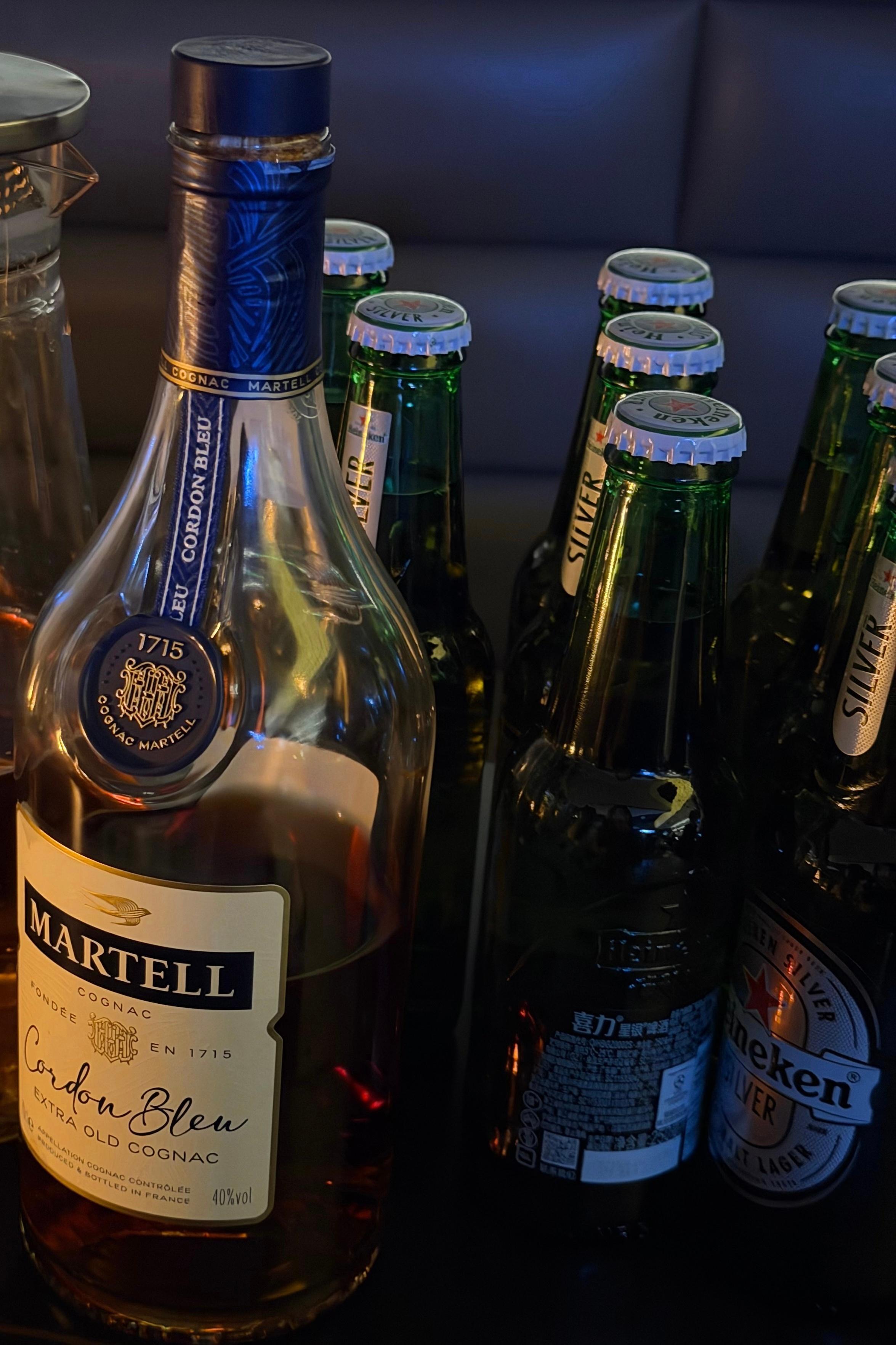 我的头脑🧠渐渐开始麻掉，回去还想泡澡🛁还要吃安眠药💊和妳睡觉🛌…… 龙港