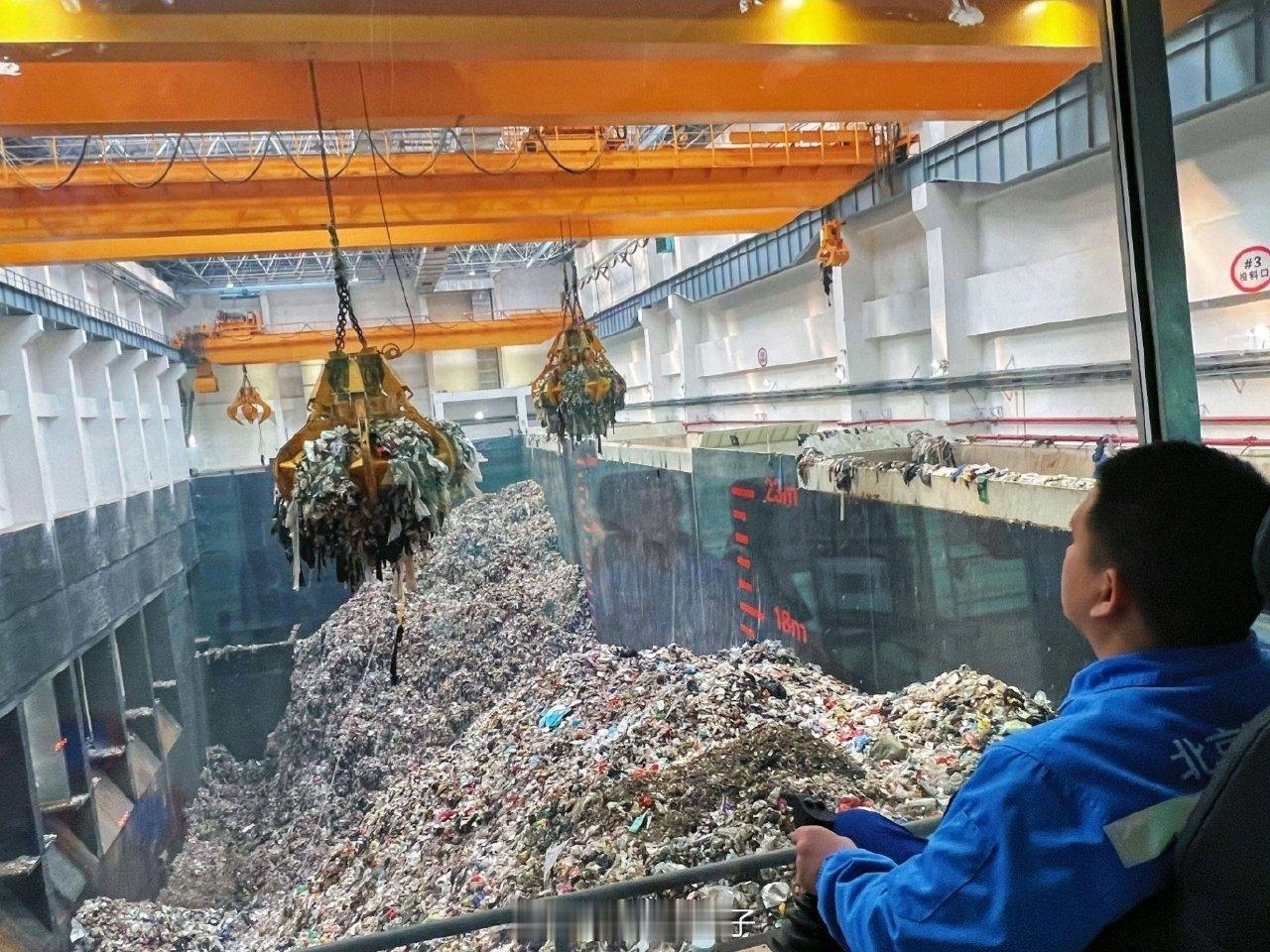 87岁核武院士太硬核！把“垃圾围城”变成“垃圾不够烧”，这才是国士无双！
 
谁