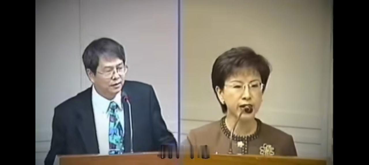洪秀柱，国民党仅存的良心。
疾风知劲草，
始终秉持一个中国原则。
十年前临危受命