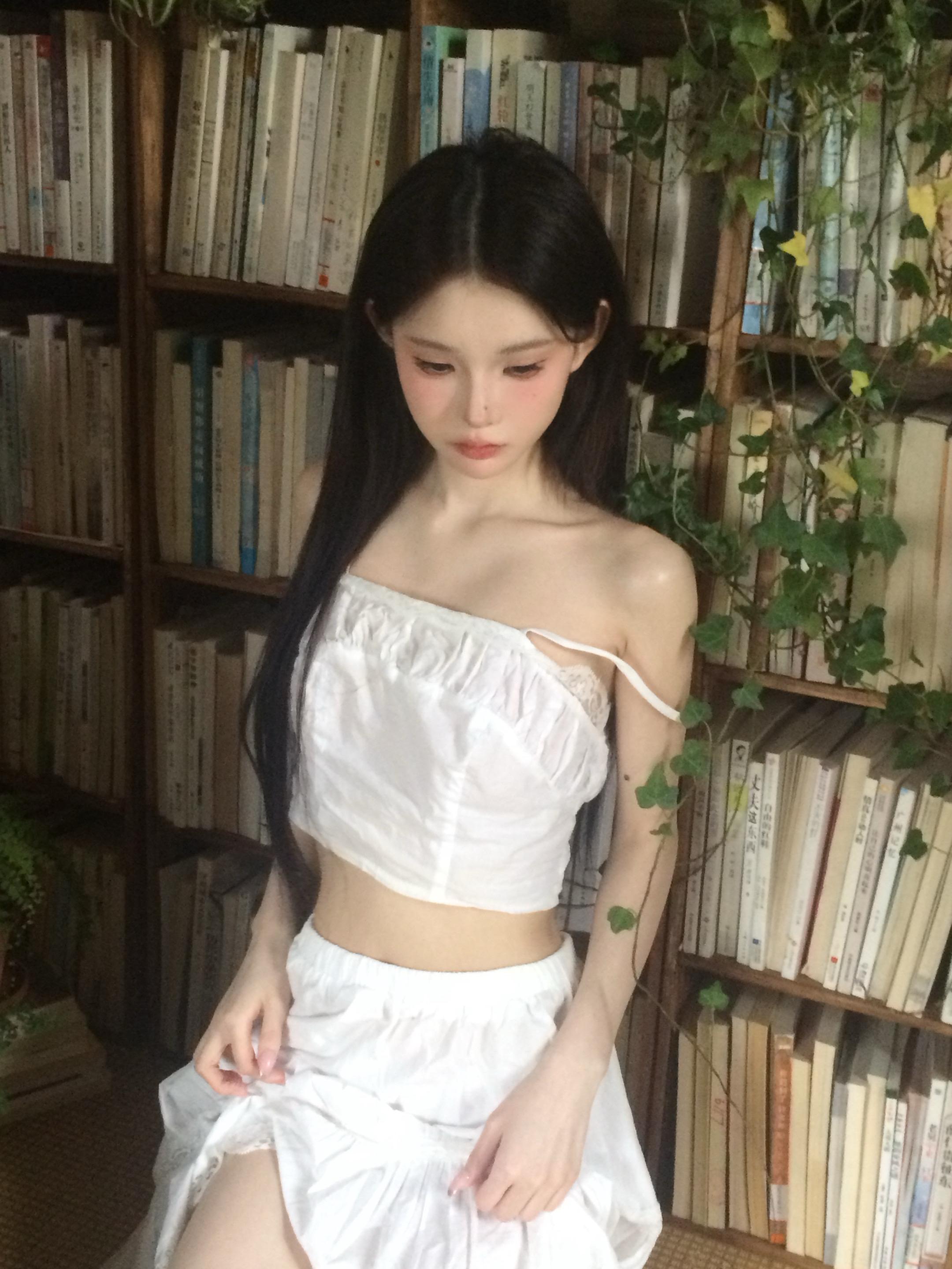 我们在命运的两端，是否有相似的痛感。