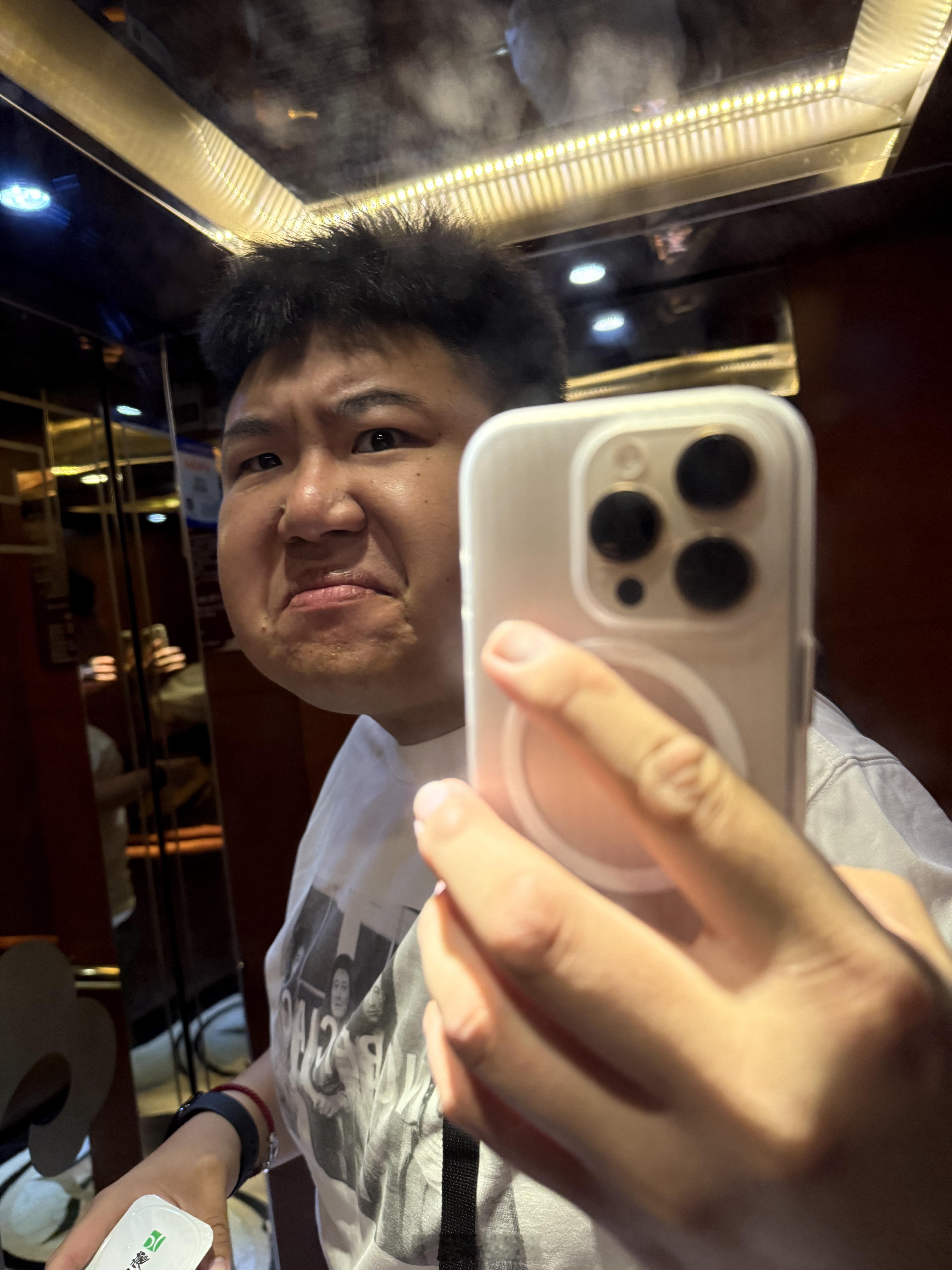 早上好！今天周日！  ​​​