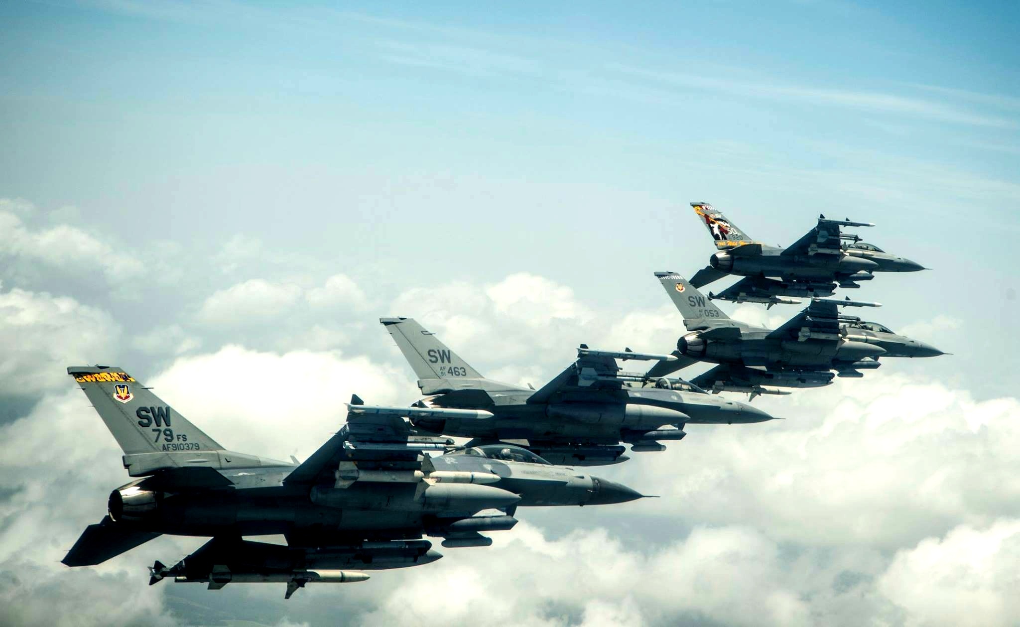 分享圖片：美國通用動力/洛克希德·馬丁F-16A/C“戰隼”輕型多用途戰鬥機 