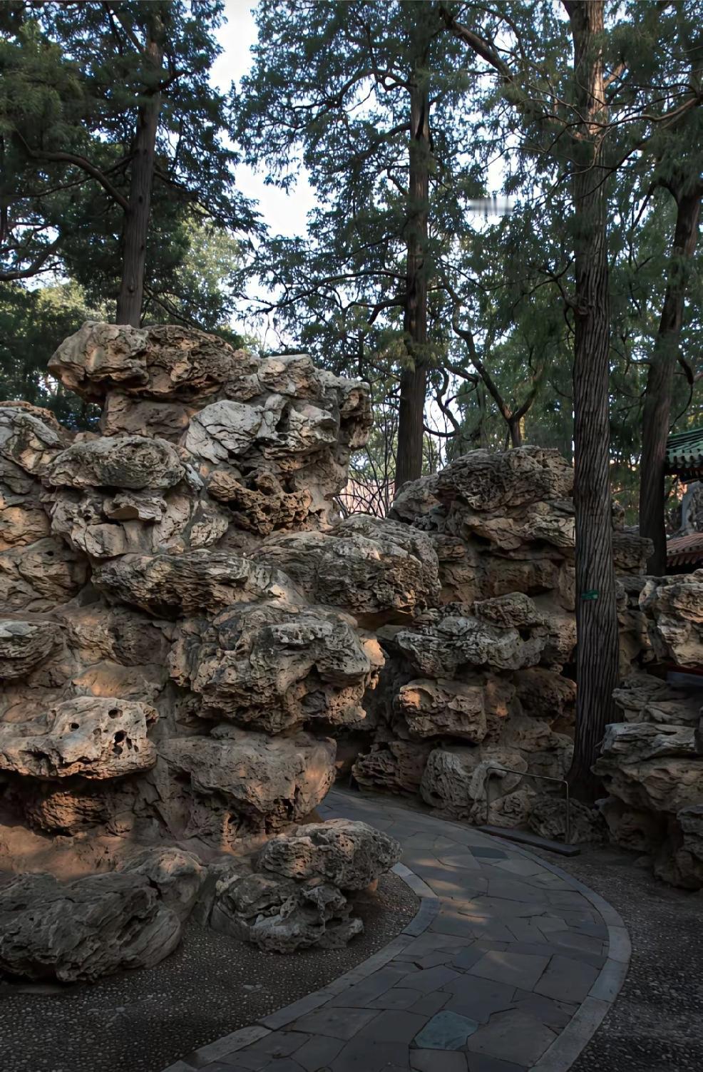 人来世间走一趟的意义是什么? 个人认为，人在世间走一趟的意义，是体验与欣赏，这不