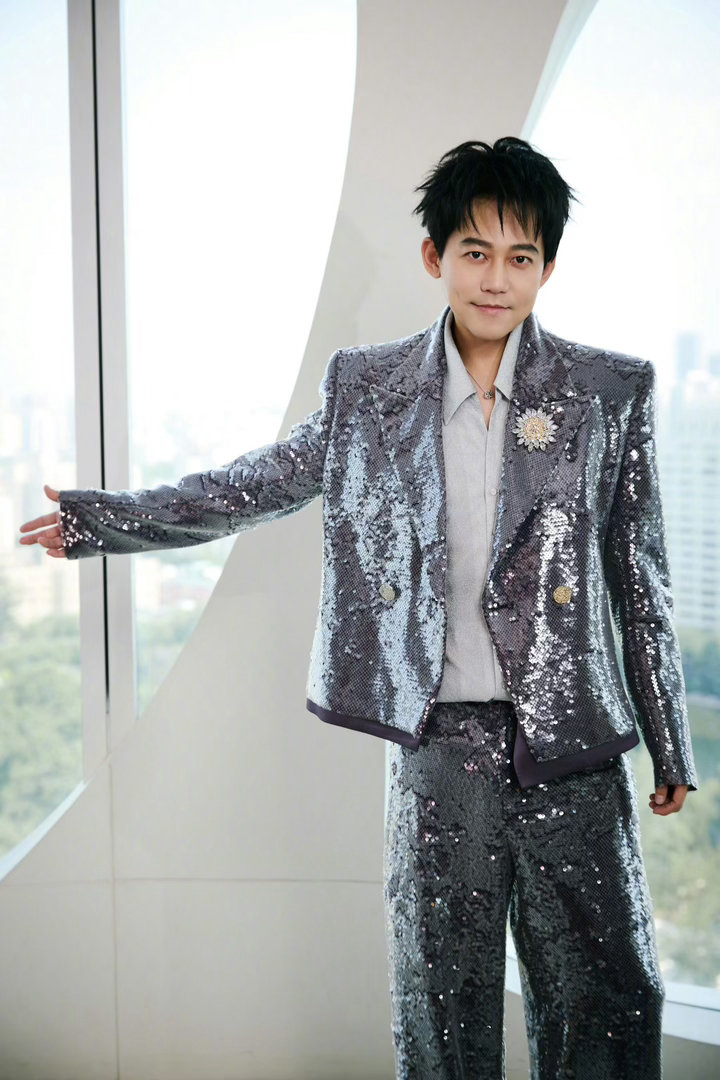 这套世界杯阵容7个人能凑出20个圈子 这阵容简直是冲浪选手的福音，无论你混哪个圈