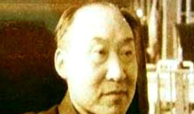 1972年，钱学森在中关村大街散步时，碰到一个乞丐向他乞讨。当钱学森仔细一瞧，却