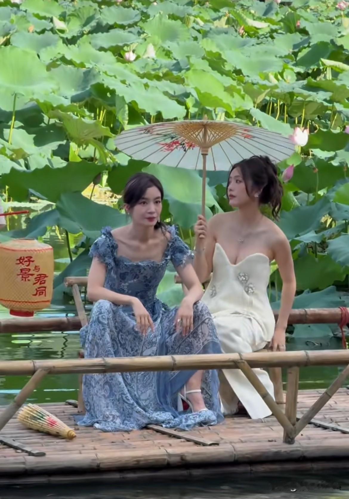 7月28日，李晟，女人不能这么坐吗？
李晟，蔡文静坐船，因坐姿过于豪迈被工作人员
