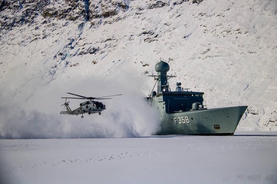 欧媒，一艘美国潜艇上的一名患病船员被丹麦军舰Vædderen号从格陵兰岛附近救出