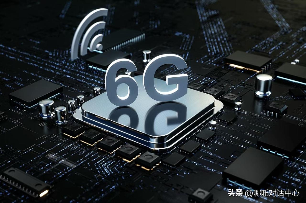 老外表示，当美国将数万亿美元用于战争、导弹和世界各地的军事冒险时，中国却将钱花在