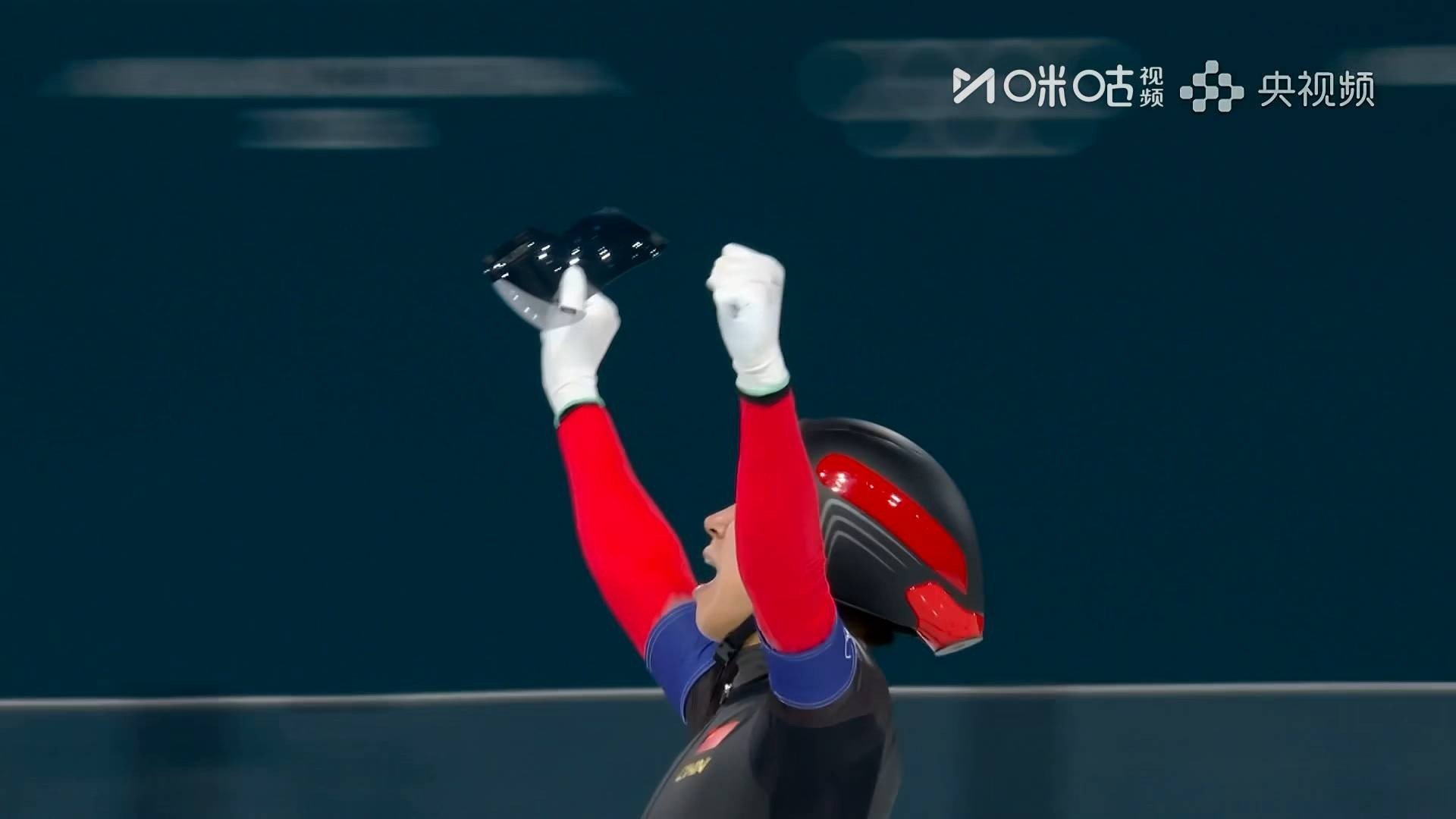 中国速滑男团太燃了祝贺中国速滑男团，在米兰冬奥会再斩一枚奖牌！0.09秒绝杀、极