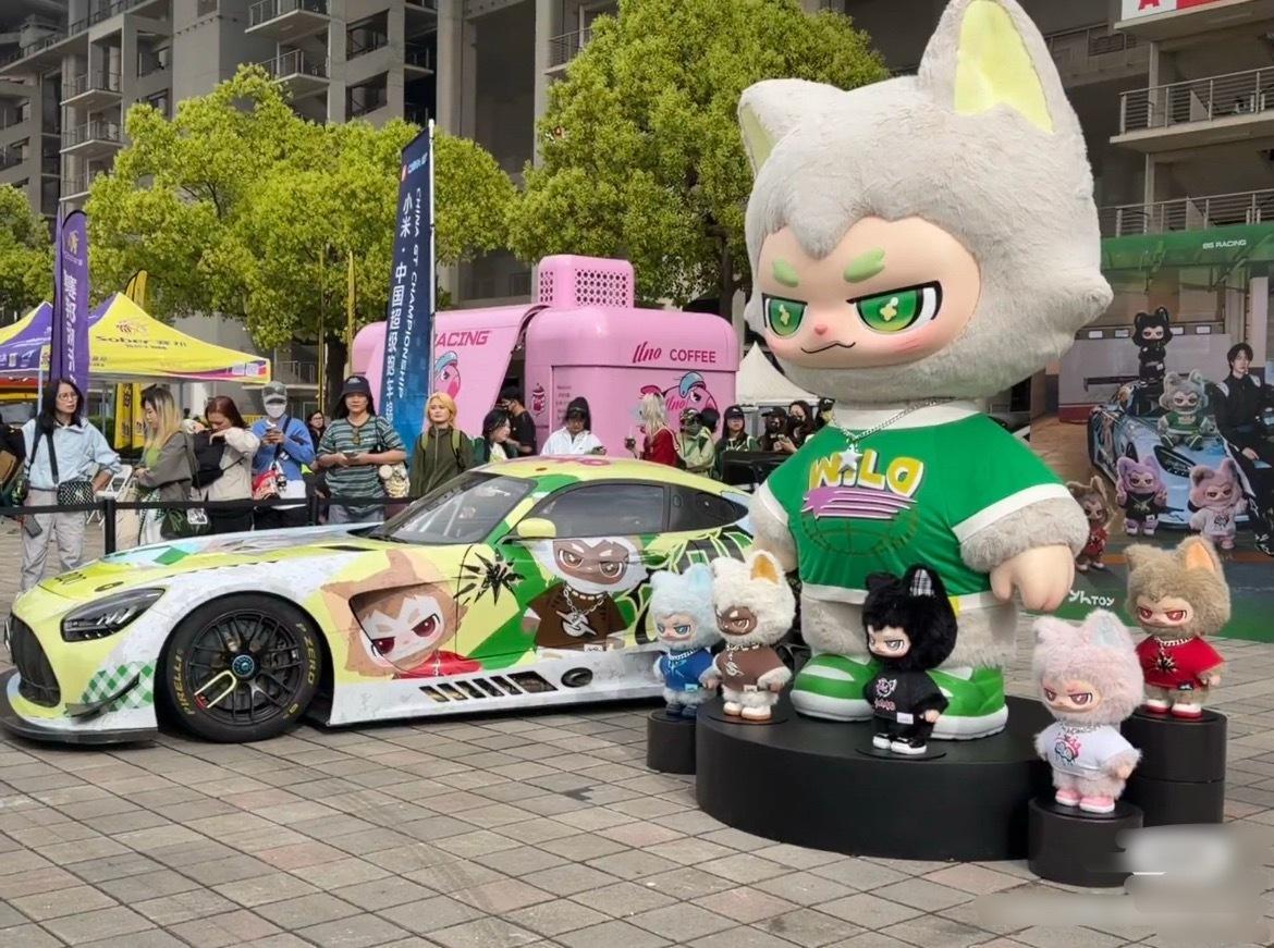 黑色隐藏款在小绿面前一点地位都没有