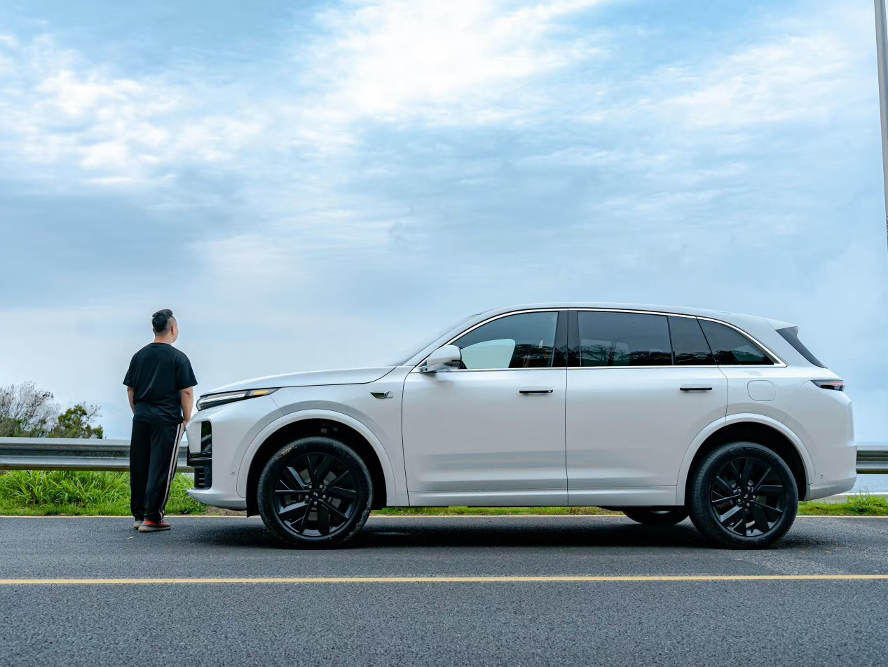 初代L7车主怎么看新款L7？当初选择L7，图的就是大五座的宽敞和后备箱能塞下全家