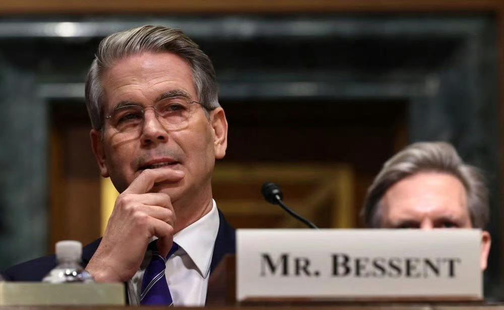 美国财长贝森特最近谈到欧盟对俄罗斯的第十九轮制裁时，直接甩出一句狠话。他说，要是