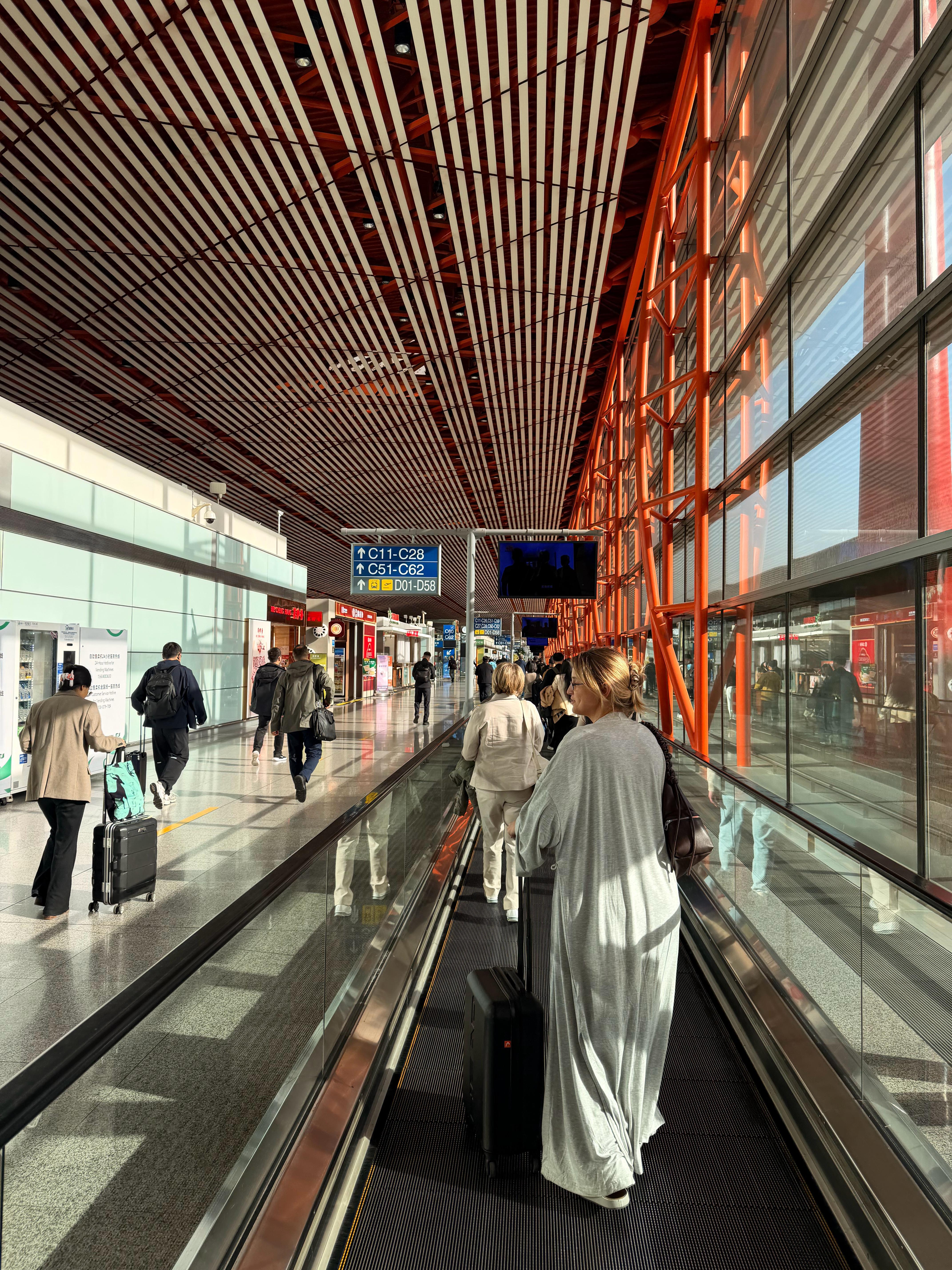 不是错觉入境中国的外国人一年比一年多 北京·首都机场T3航站楼