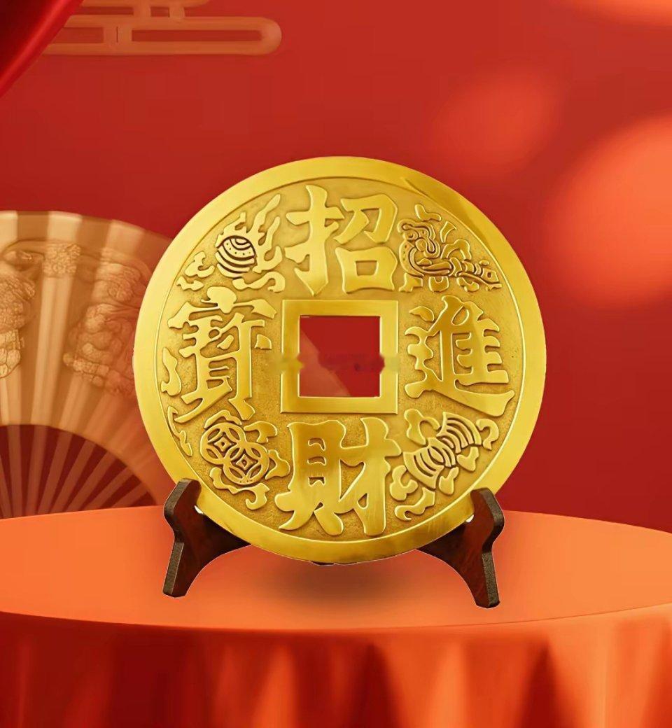 午后大概率收绿盘十字星，反攻拐点临近。今早市场极度缩量，今日大跌概率大幅降低。昨