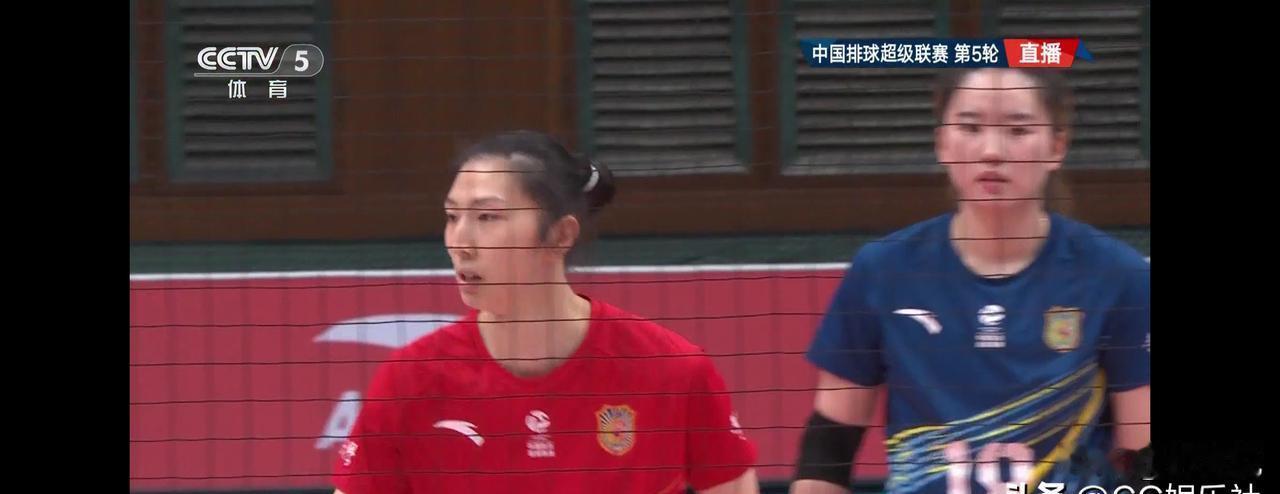 她突然消失，全网猜测内幕，回归后第一场比赛就轰下28分。
每天加练两小时，摸高数