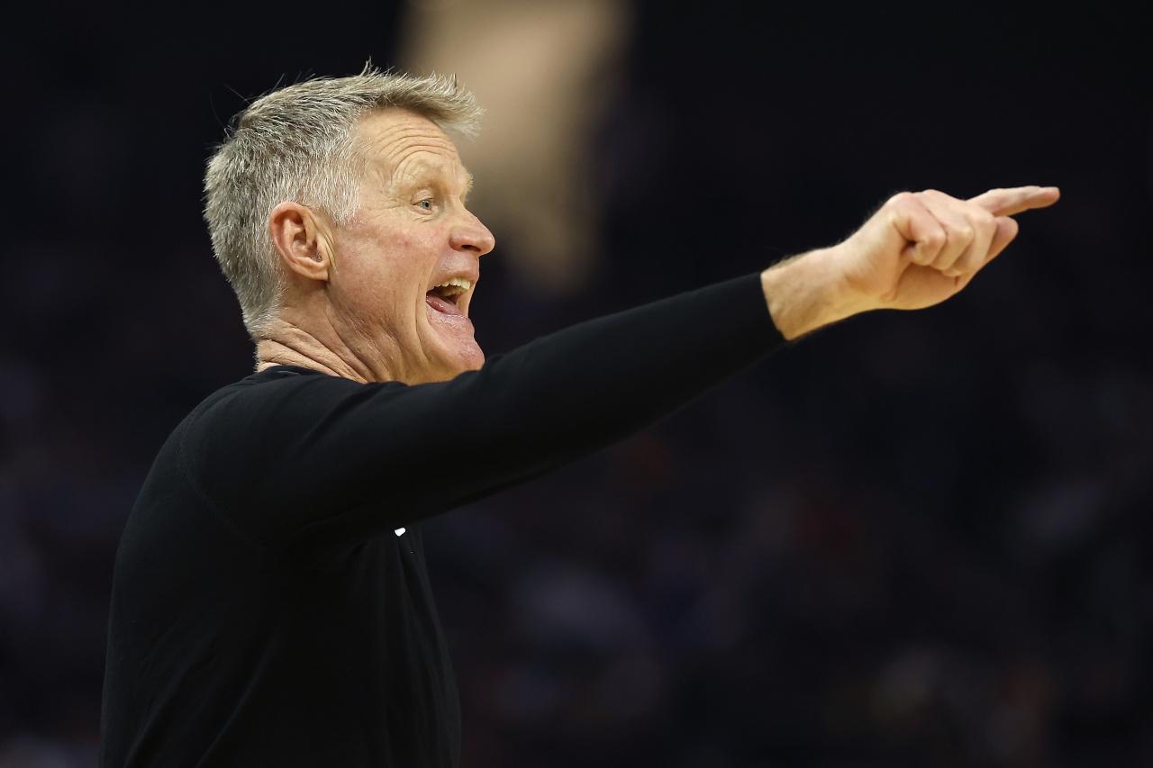 科尔仍在纠结！勇士老板和总经理出面挽留！

勇士老板和总经理在近期出面挽留主教练