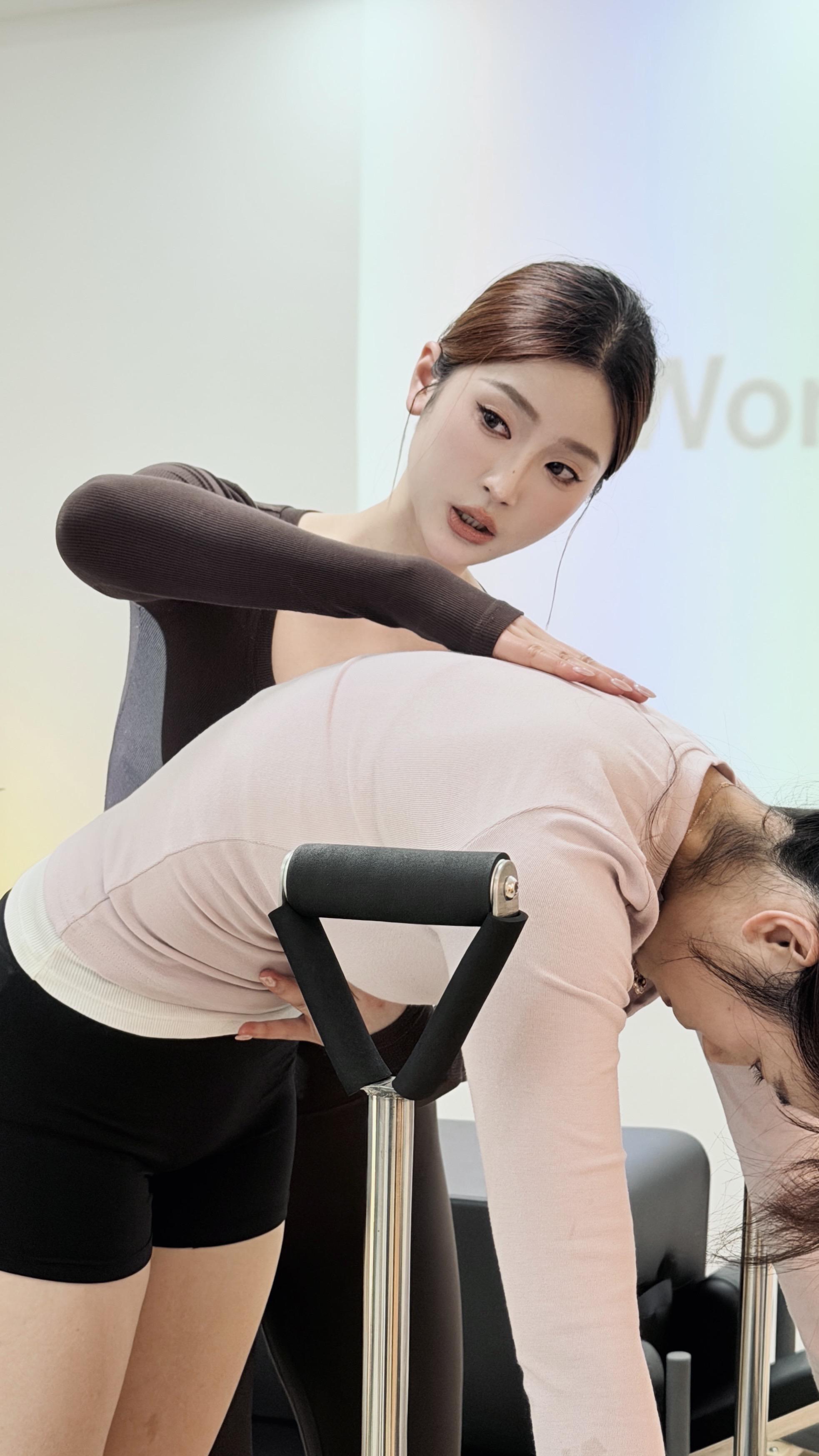 好喜欢我的工作 每天都能见到不同的女性 她们或热烈、或温柔、或洒脱、或...