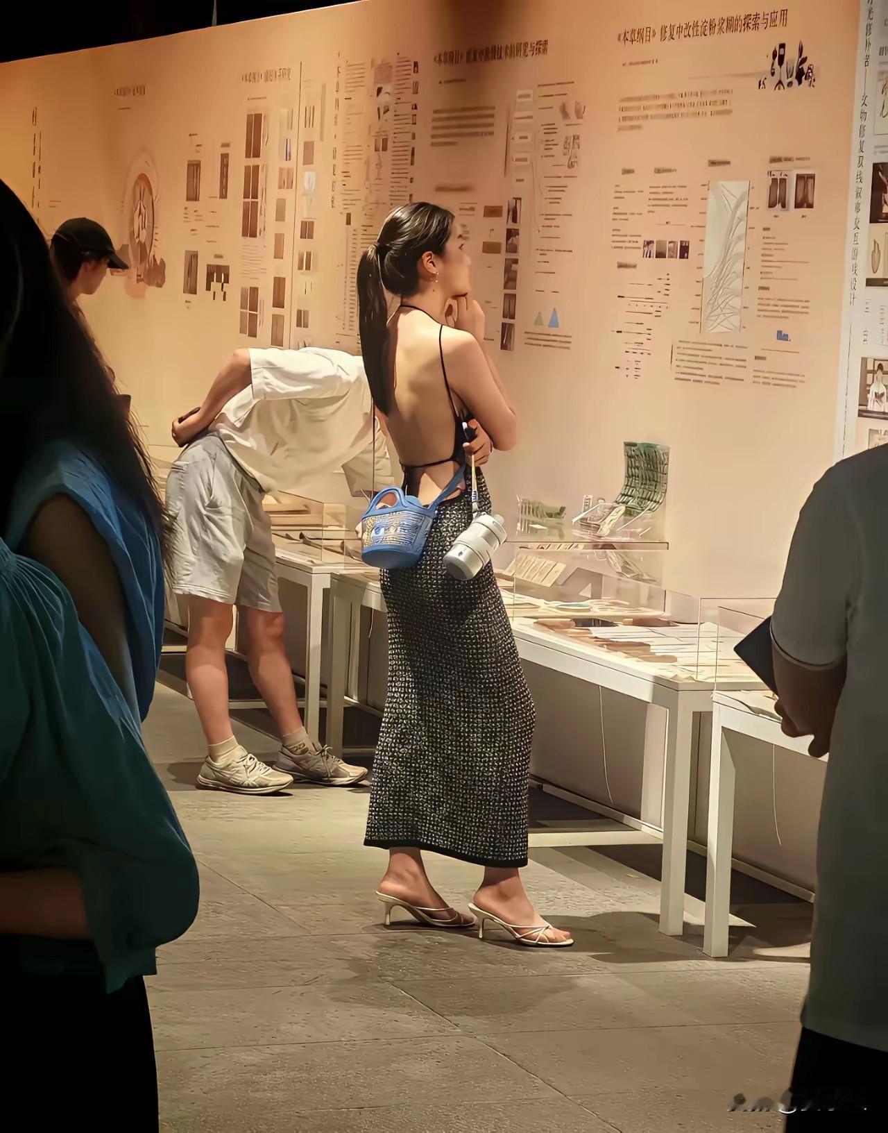 与平凡和解，与生活握手言和
生活不是非赢即输的竞赛，每个人都是独一无二的个体，与