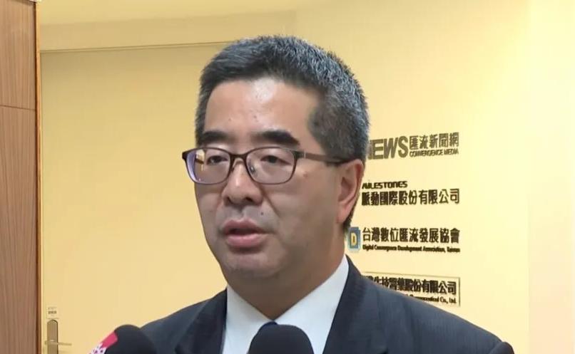 其实现在一切都说的通了，为什么一开始萧旭岑就公开马英九的健康问题，就是为了彻底阻