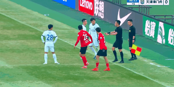 辽宁这个点球真难啊！VR的作用就是让裁判员在点球，红牌这些重要的判罚上，基本不会