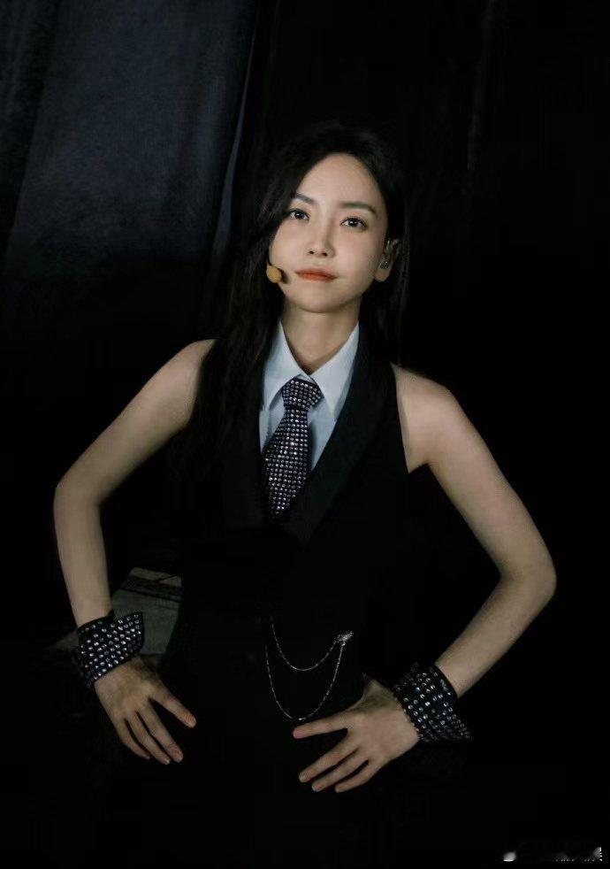 #于文文官宣加盟我家那闺女#盼星星盼月亮，终于把你给等来了，我真的觉得你在综艺里