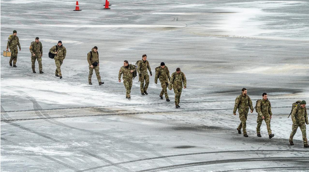 《纽约时报》：丹麦暂时顶住了特朗普压力，未将格陵兰岛交给美国
 
 
丹麦首相梅
