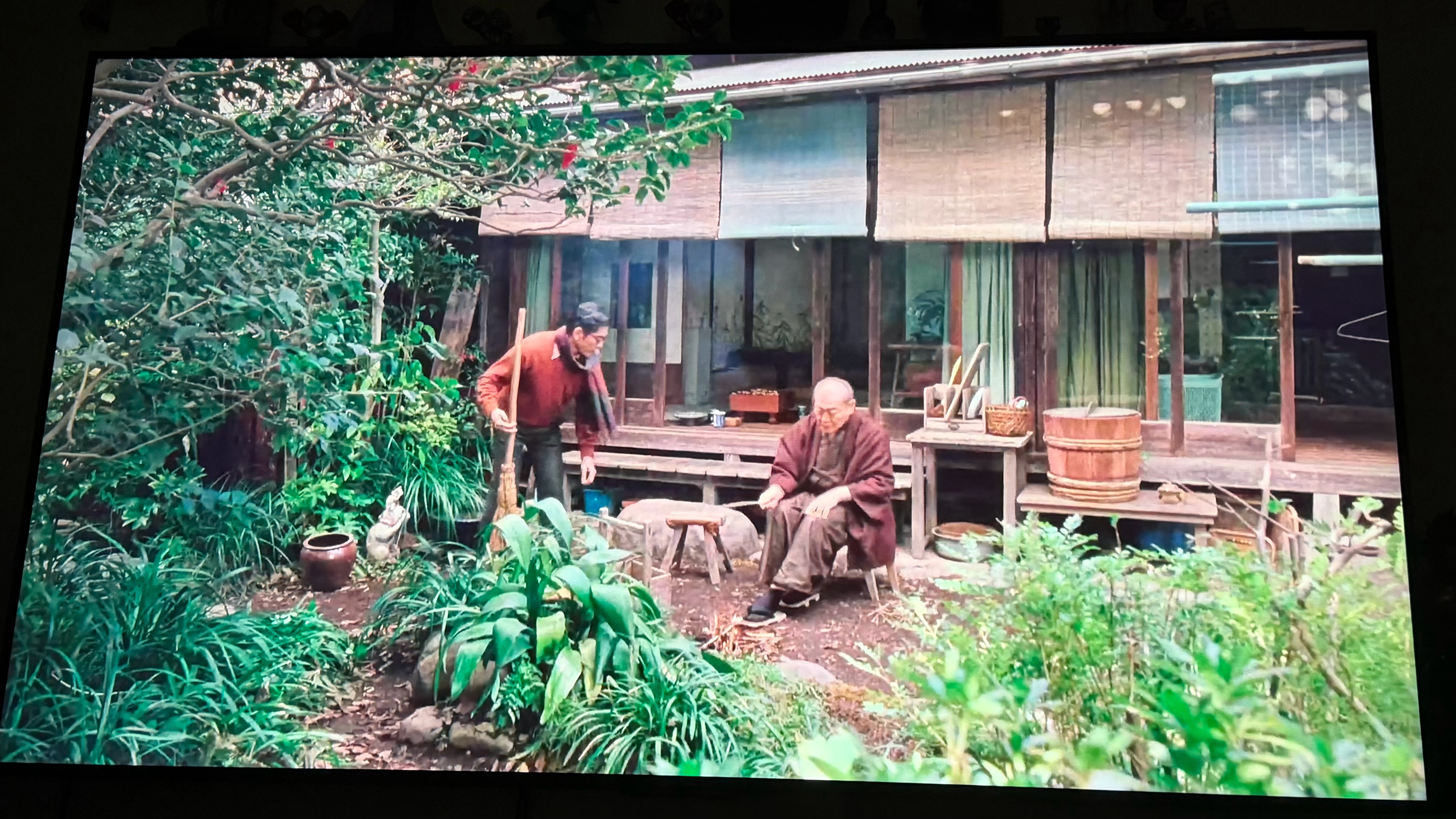 是枝裕和指导的电视剧好熟悉的院子 